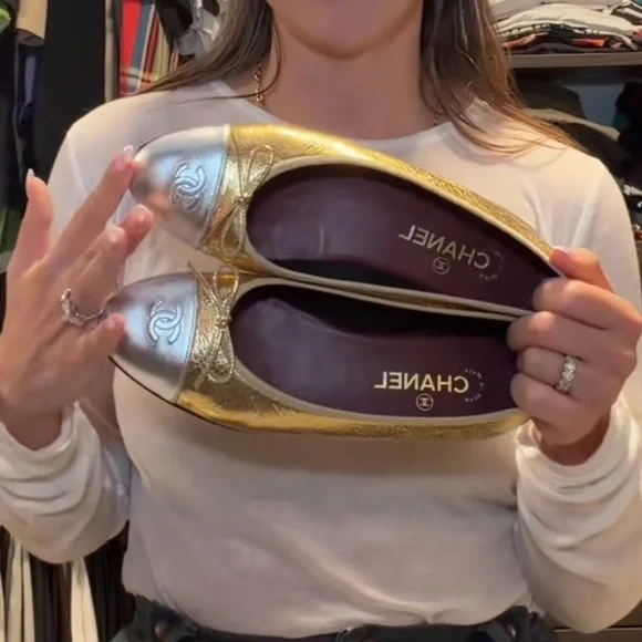 Chanel 26X Holiday Flats Gold & Silver | Size 36.5 - Picture 15 of 15